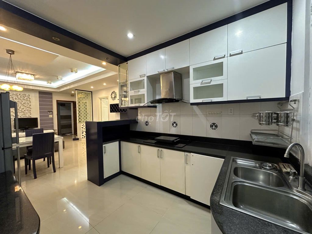 Renting apartment H2 Hoàng Diệu District 2, 2 bedrooms, price: 14 million a month.