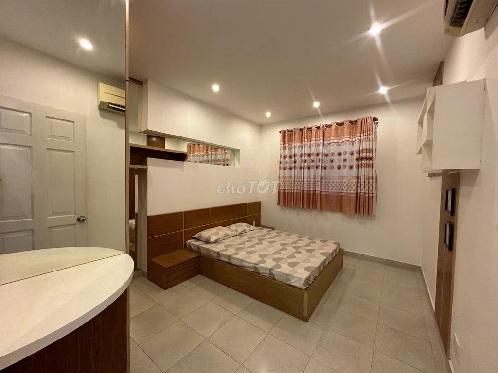 Renting apartment H2 Hoàng Diệu District 2, 2 bedrooms, price: 14 million a month.