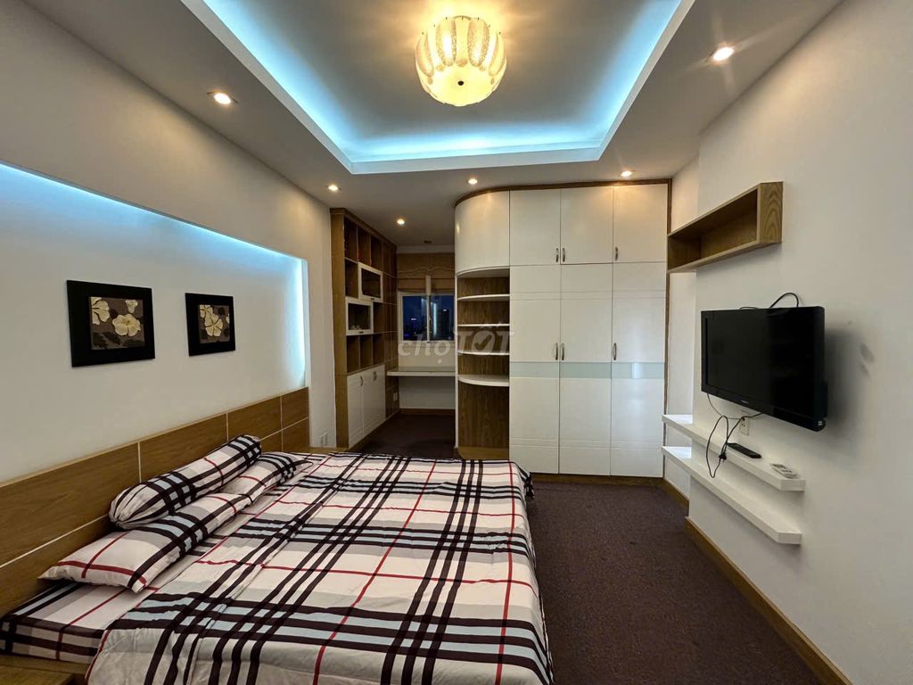 Renting apartment H2 Hoàng Diệu District 2, 2 bedrooms, price: 14 million a month.