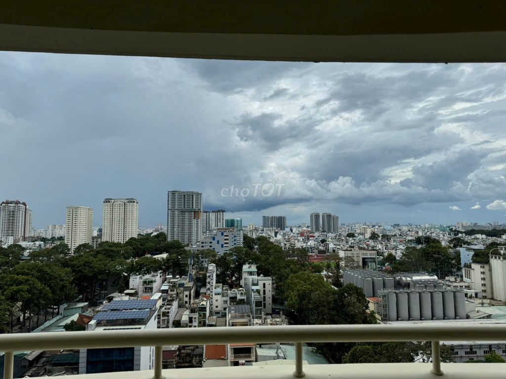 The Hùng Vương Plaza apartment, area: 130 meters two, three bedrooms, three toilets, interior.