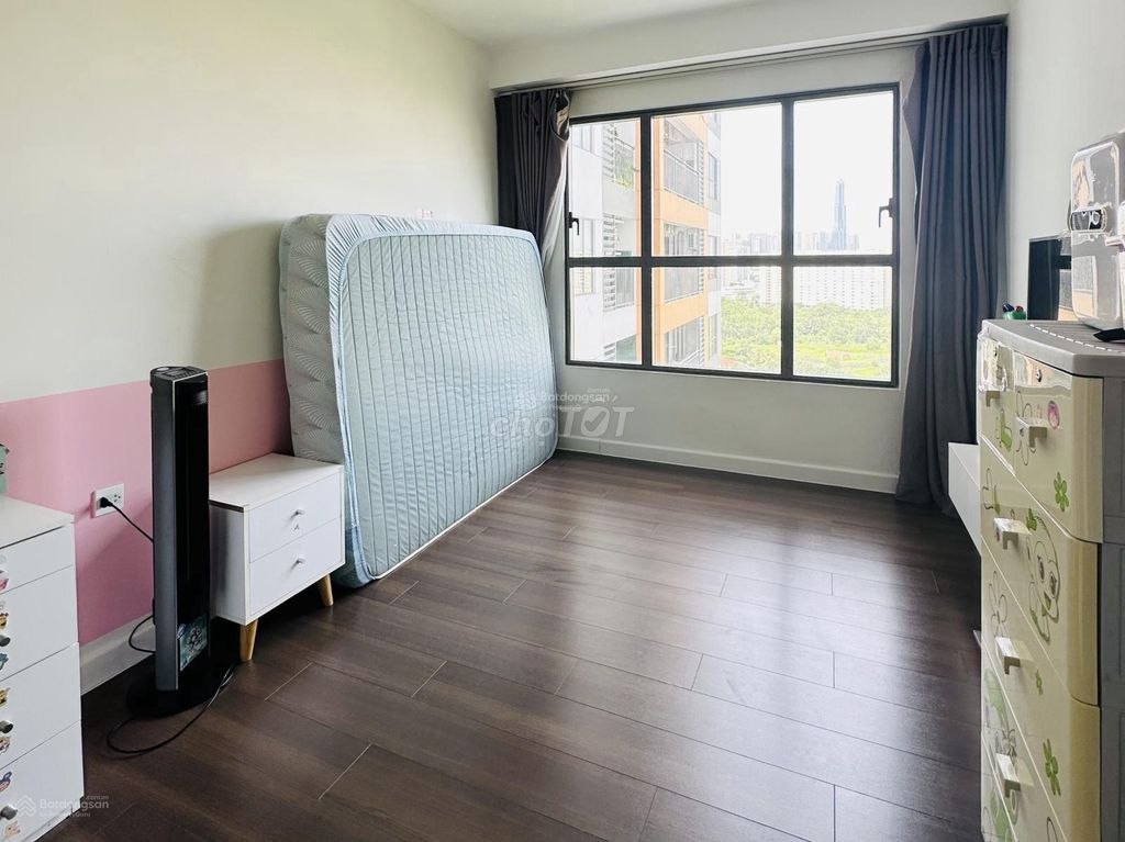 Rent two bedrooms, two full interior toilets.