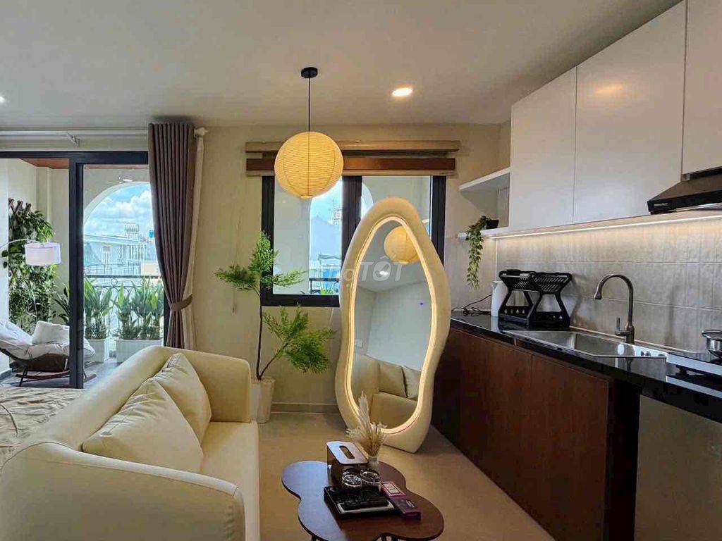 The new service apartment is 100 percent - one bedroom/bc/full high-level furniture - an R.Trường Sơn near the Airport