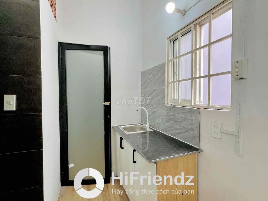A kitchen bedroom - open windows