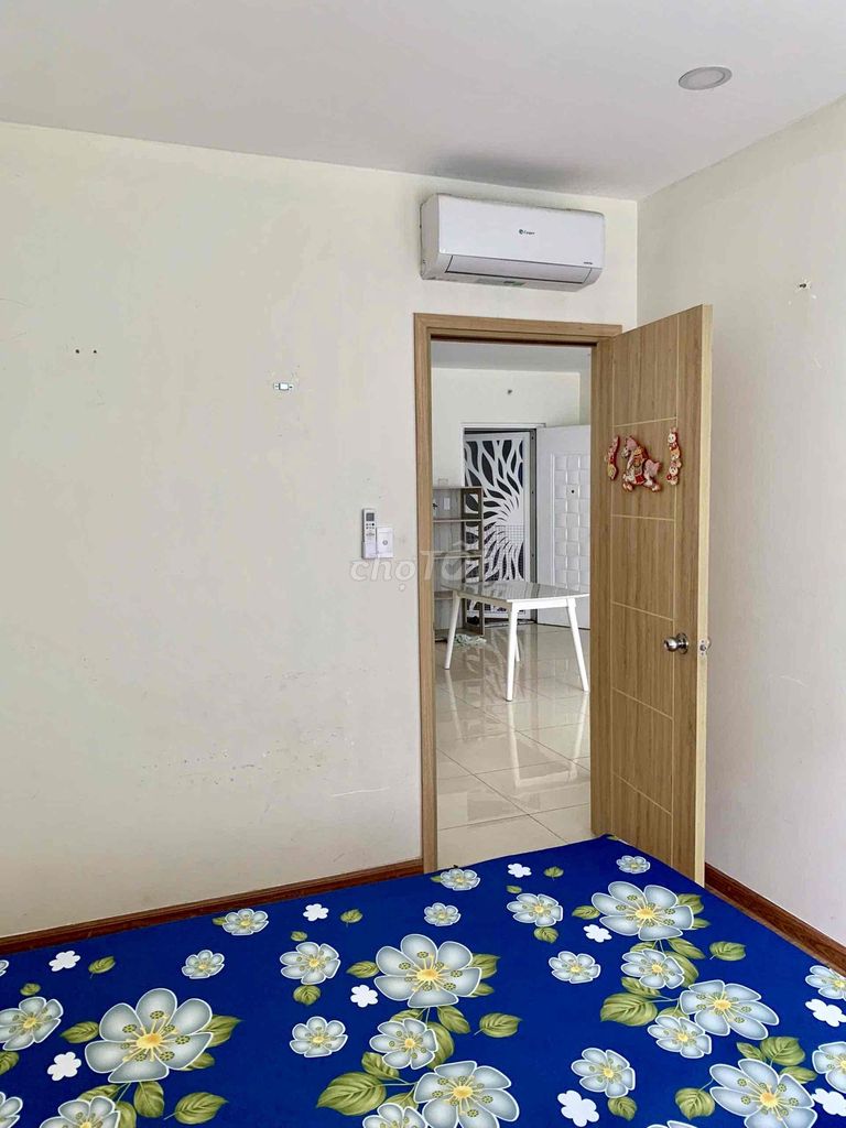 The three bedrooms have the interior of Cho for rent; The rent is 8 million a month.