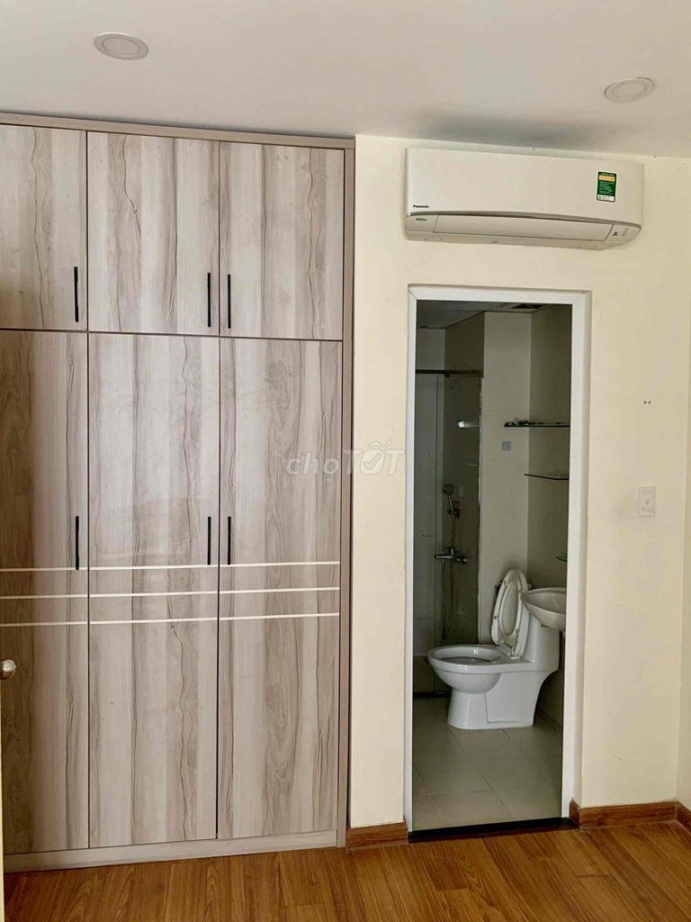 The three bedrooms have the interior of Cho for rent; The rent is 8 million a month.
