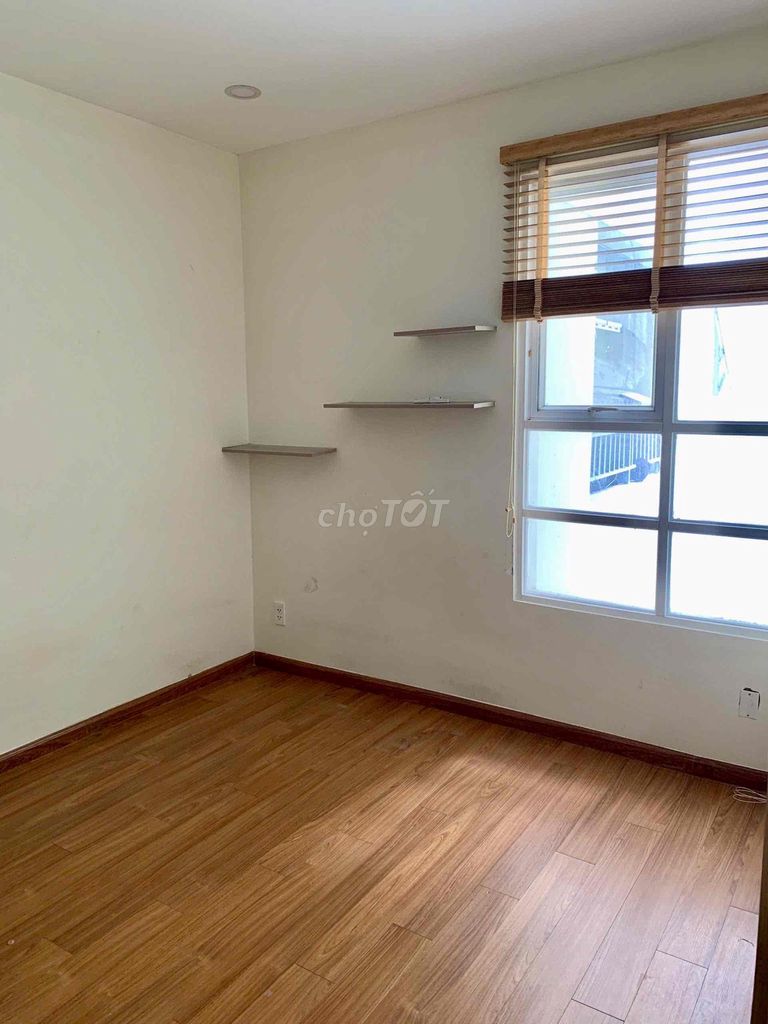 The three bedrooms have the interior of Cho for rent; The rent is 8 million a month.