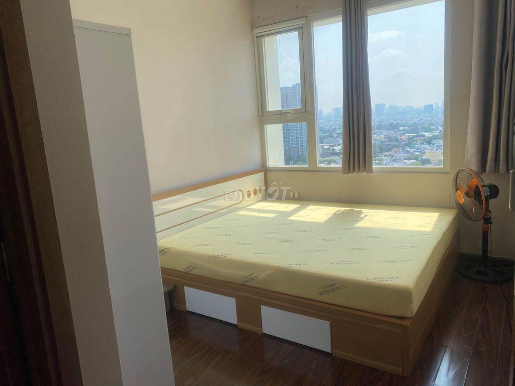 Summer Square apartment, District 6, area: 76 m2 (3 bedrooms - 2 toilets), tall floor, interior