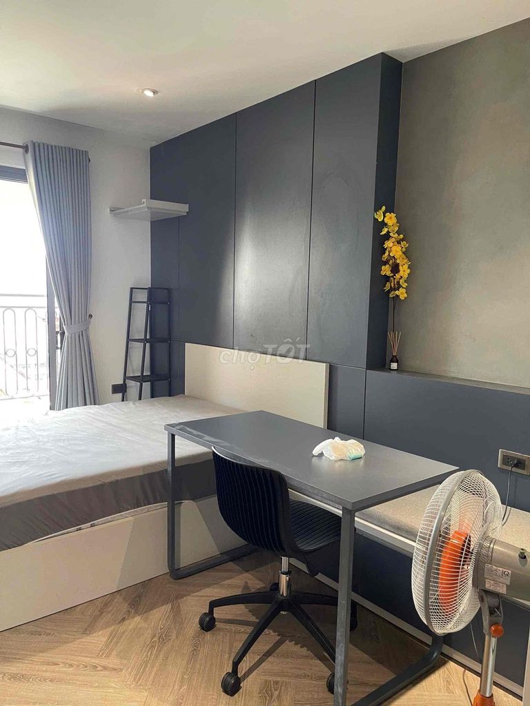 The studio apartment sees the Saigon Royal River full of furniture