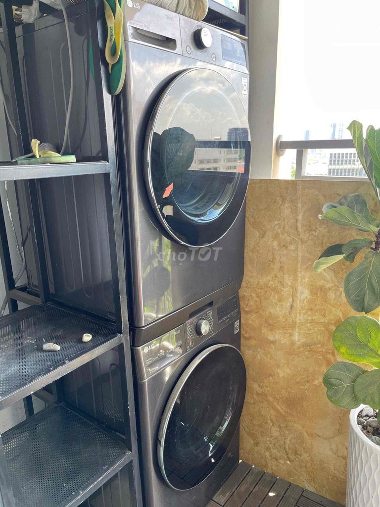 The studio apartment sees the Saigon Royal River full of furniture