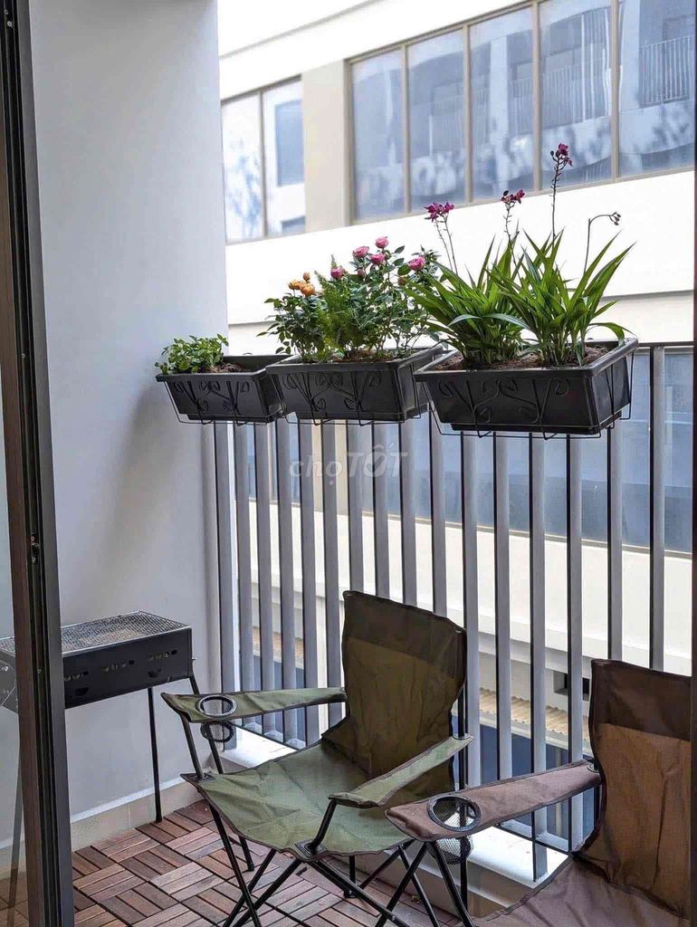 Rent a brand-new balcony in Cao Thắng Third County with T10 taste.
