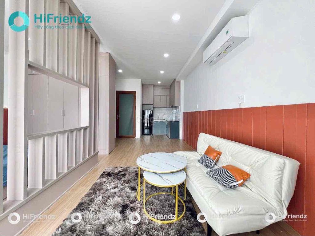Rent a super-beautiful balcony in Trần Quang Khải County. 1 T10.