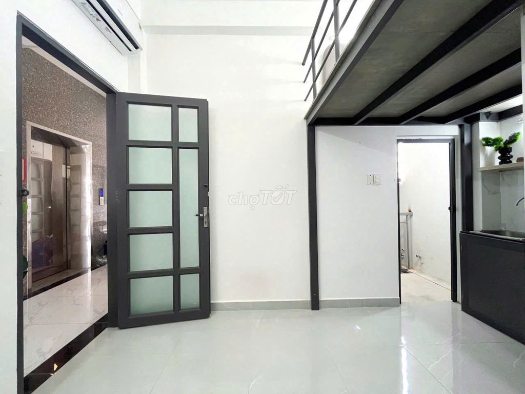 It's 416 Dương Quảng Hàm brand-new lift