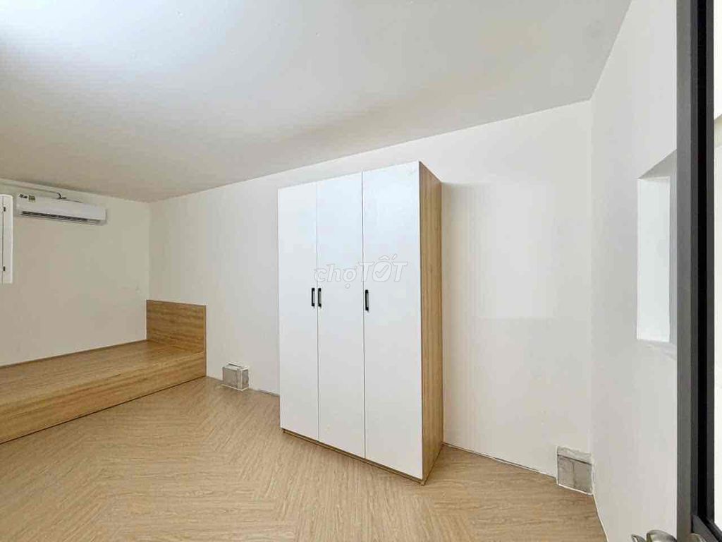 Just finished building two big, bottom-of-the-line rooms.