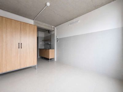 The new room is 100% near the telecom mail. It's elegant.