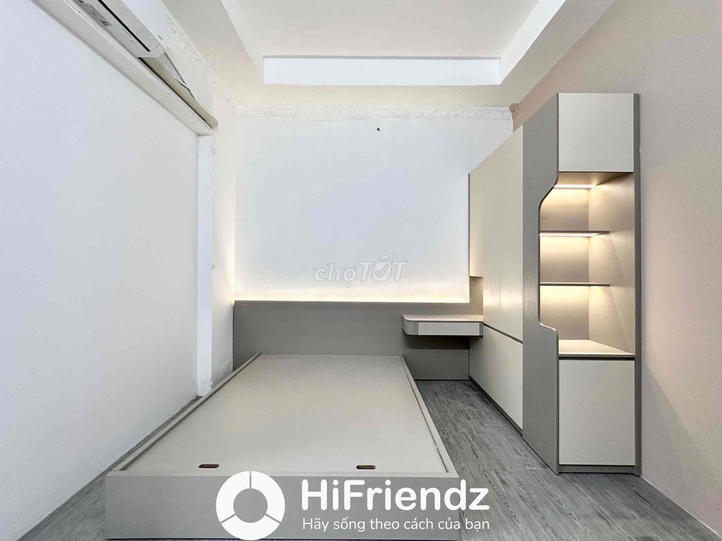 A kitchen bedroom with a balcony at a bridge.