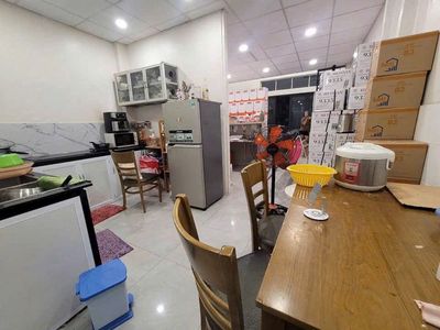 To rent a Đoàn Giỏi P Sơn Kỳ 4 x 13 M M street Two bedrooms, two toilets.