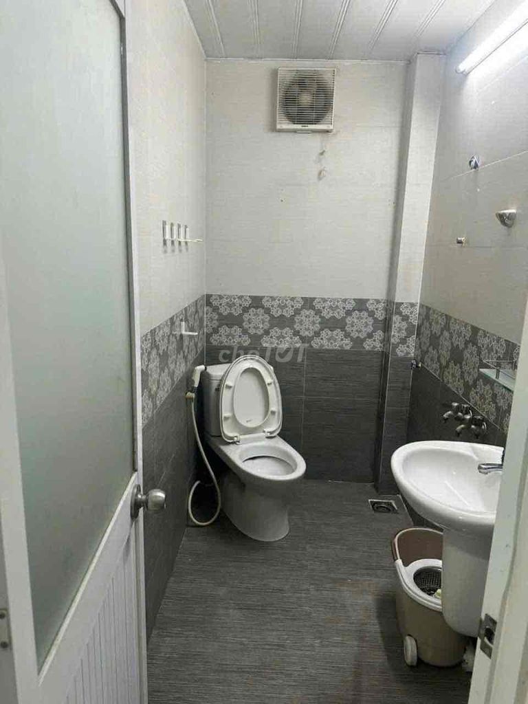 Qq110-7. 9 Gò Vấp, 4 x 15th floor. 2 bedroom 2 toilets, 7000 leather.