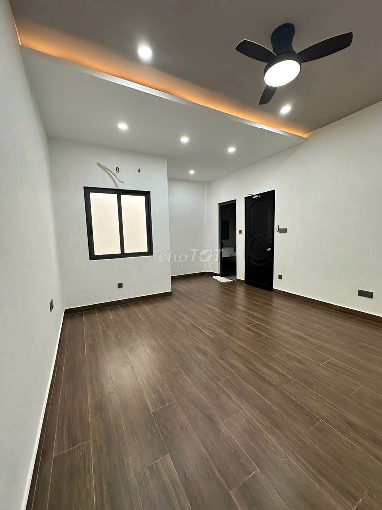 Need to rent a house across from 6 m. 83 B. Hòa Hưng-7. 12th District 10