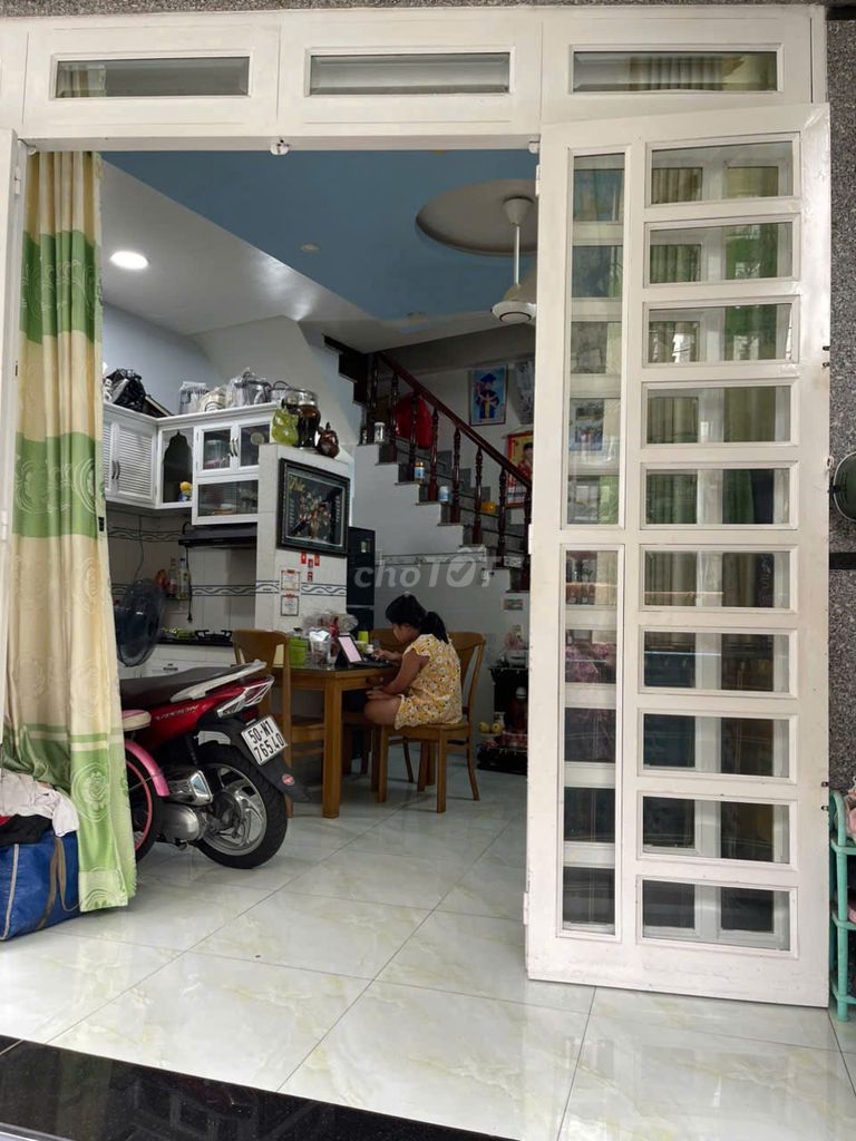 Renting Phan Cát Tựu, Bình Tân