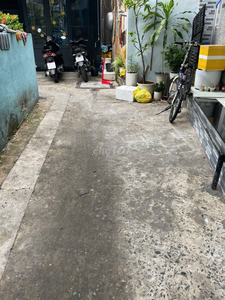 Renting Phan Cát Tựu, Bình Tân
