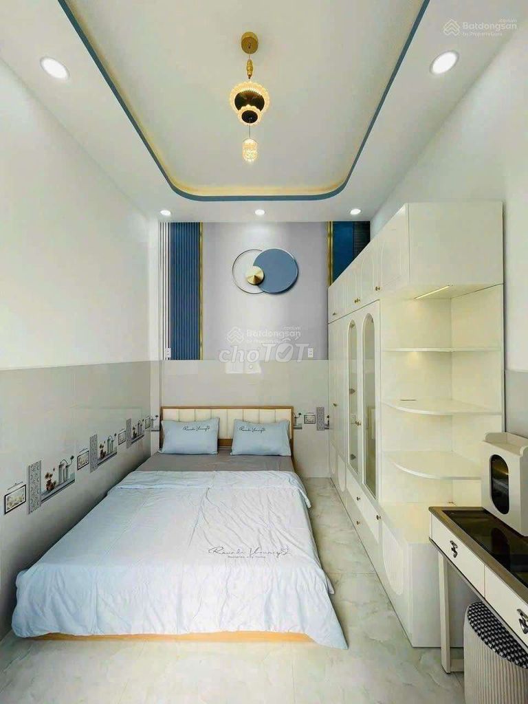 All the furniture is clean 5 meters.