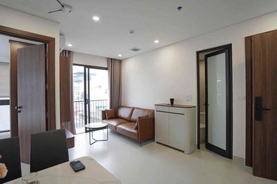 Two bedrooms near the house, clear to the airport and central district.