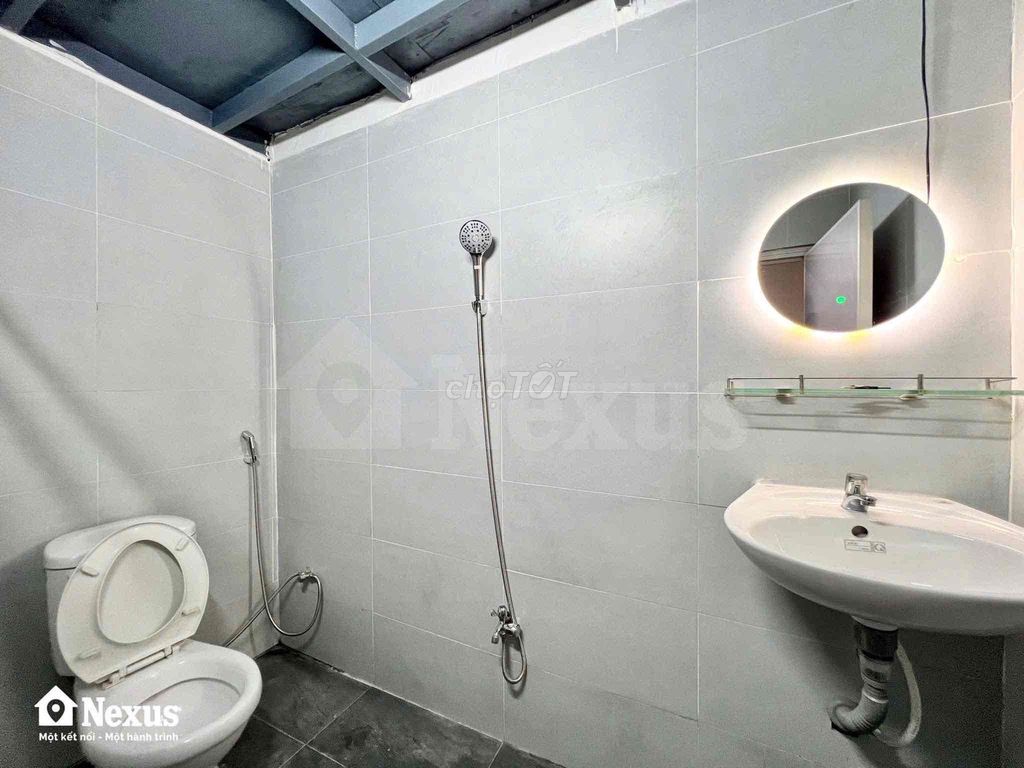 The suite has a full house of 1746 District 16 next to Võ Văn Kiệt.