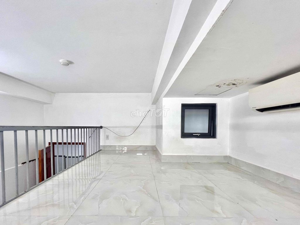 Cheap hotel room with furniture, elevators, Tân Bình.