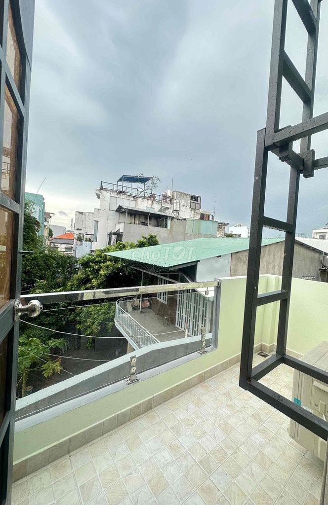 Gò Vấp wide-salt balcony near industrial college.