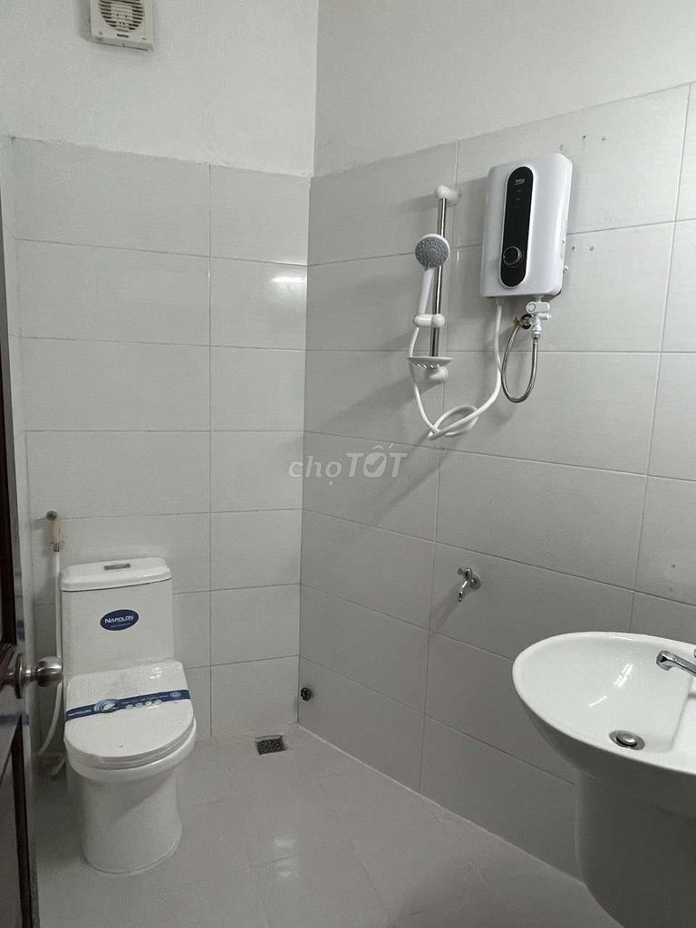 Hall cmt8 2 bedroom 3 toilets
