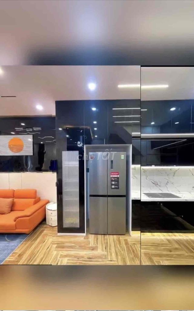 Nice new home, business facilities, open vp, Spa. Rent off the belt,