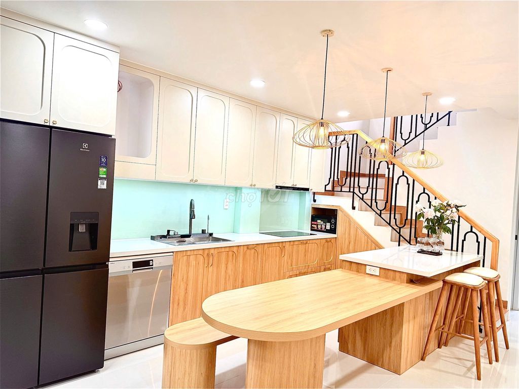 Full Seven! 5 meters across the Tân Thắng, 4.2 x 15 meters, 3 floors, 4 bedrooms, 5 toilets