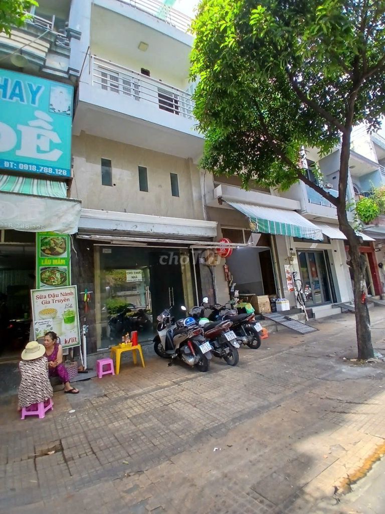 Rent a house for a Lãnh Binh Thăng, 13th District, 11.15 million.