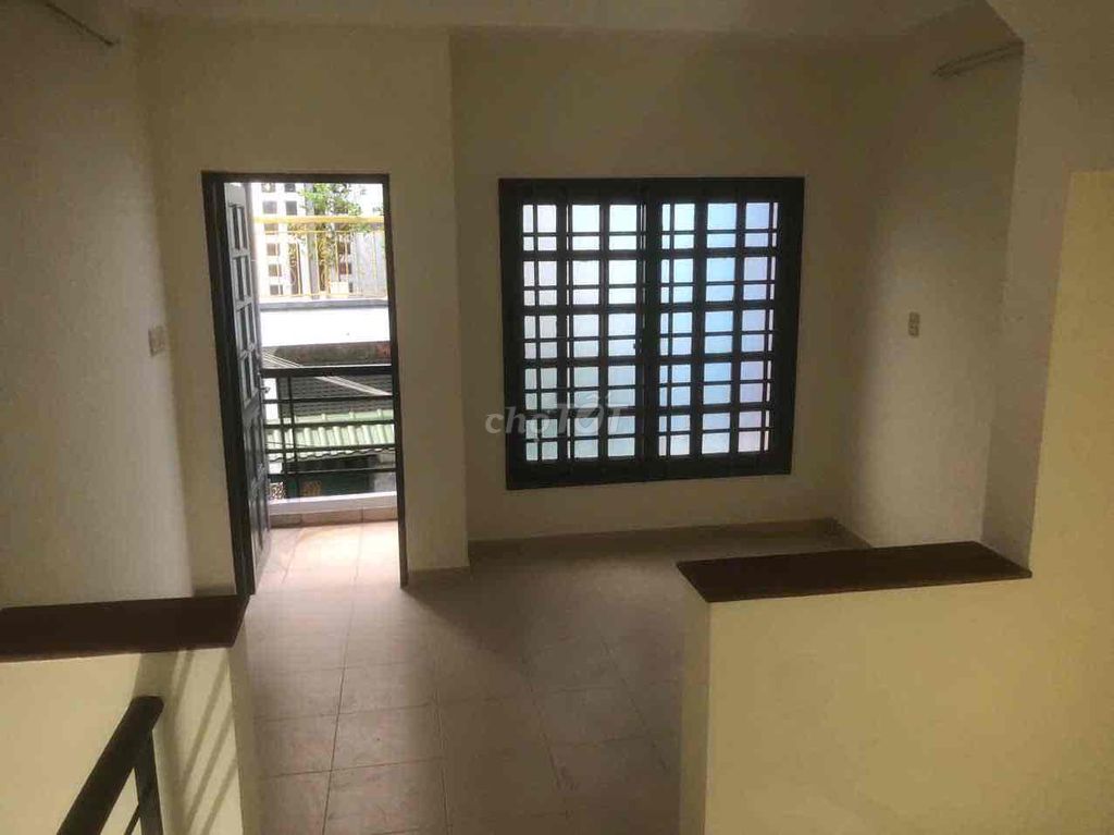 Rent Ni Sư Huỳnh Liên-710 pb. area: 4 meters x 14 meters 2 floors cost 14 million
