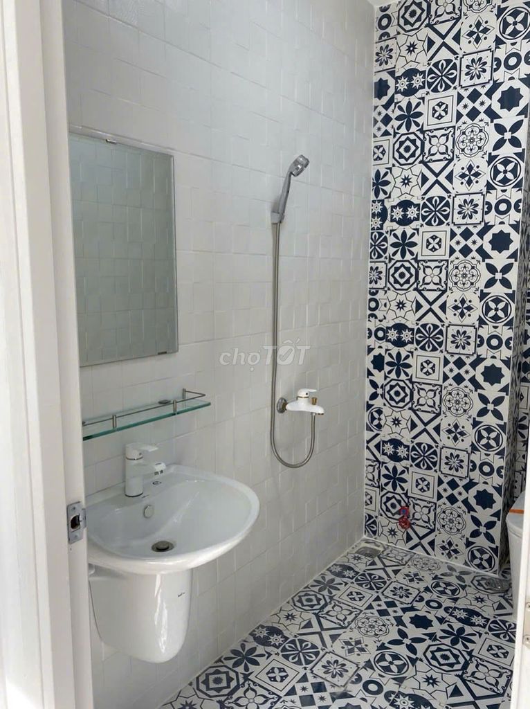 Renting a car alley 8677 Hồ Biểu Chánh, Phú Nhuận - 4 bedroom - 25 million