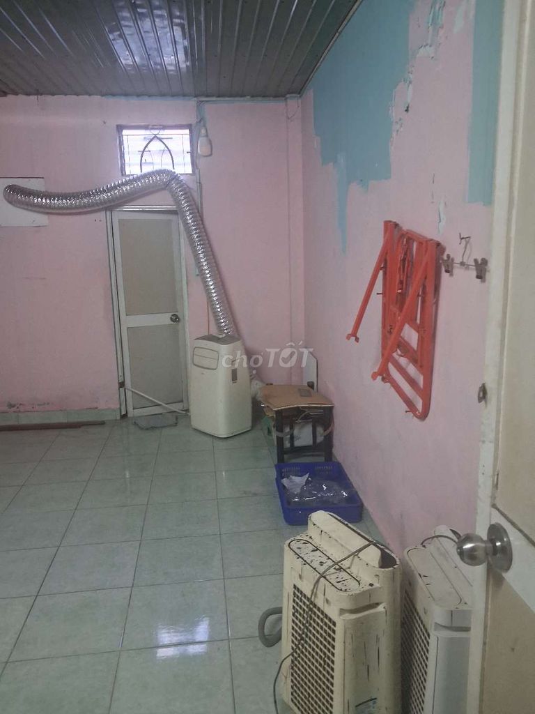 Room 20 meters.