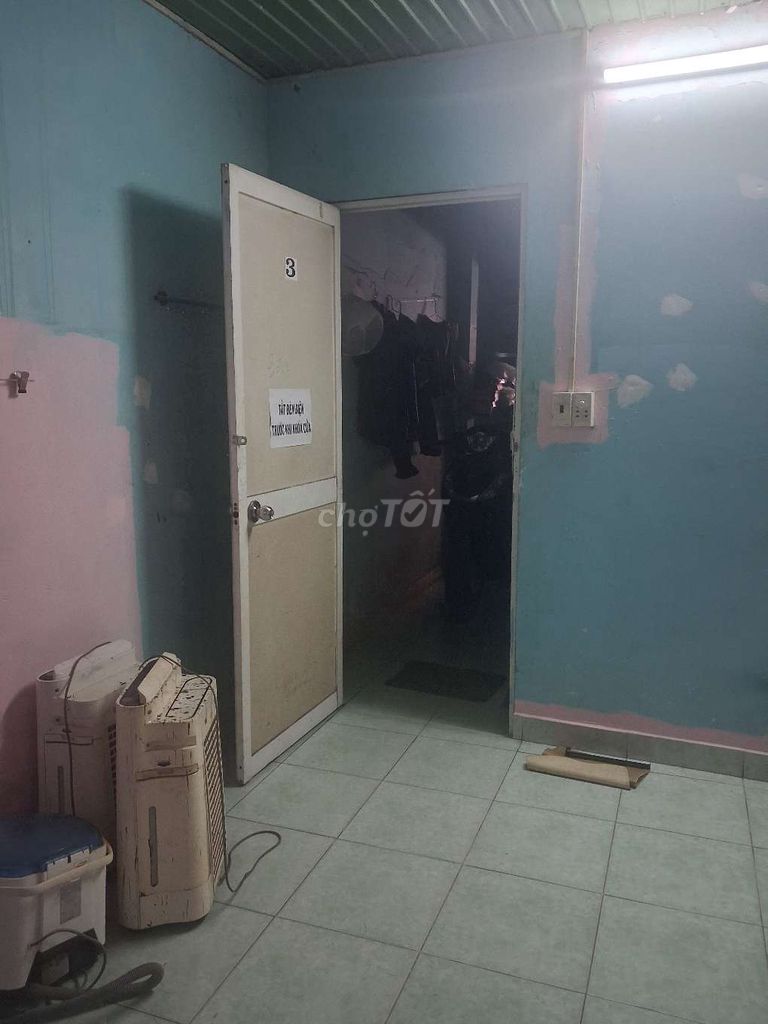Room 20 meters.
