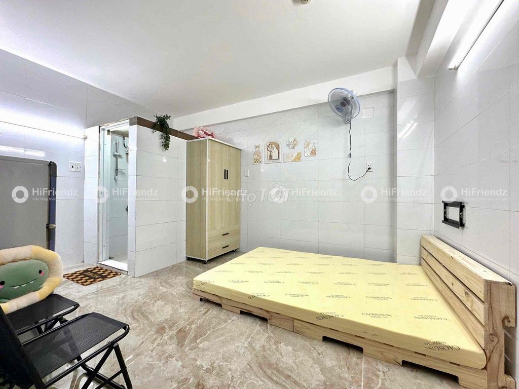 Rent rooms, furniture, peace, fresh, new.