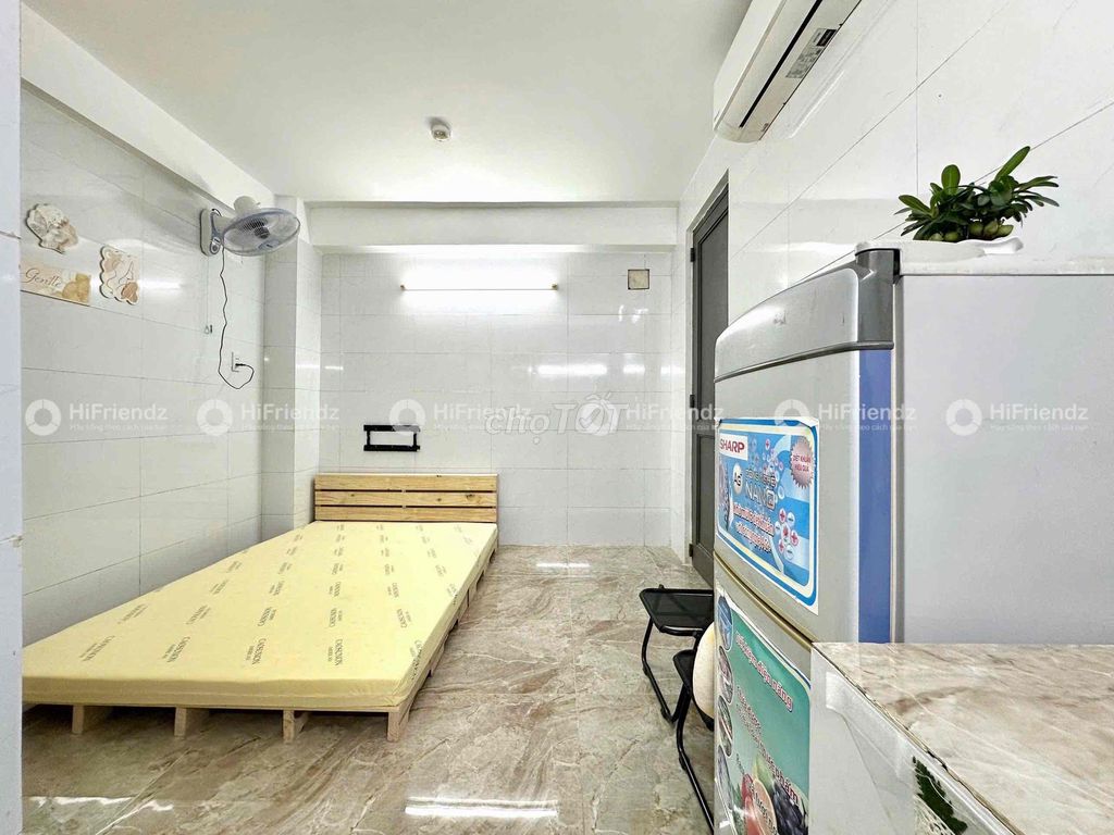 Rent rooms, furniture, peace, fresh, new.