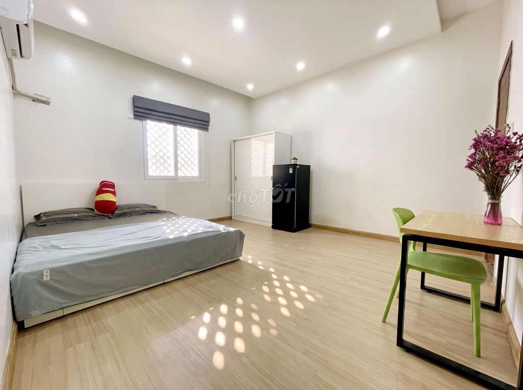 Super Large Intent studio