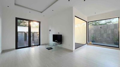 The way in is you want to stay. Villa 8 x 20 meters open Space, 4 small garden bedrooms