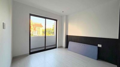 The way in is you want to stay. Villa 8 x 20 meters open Space, 4 small garden bedrooms