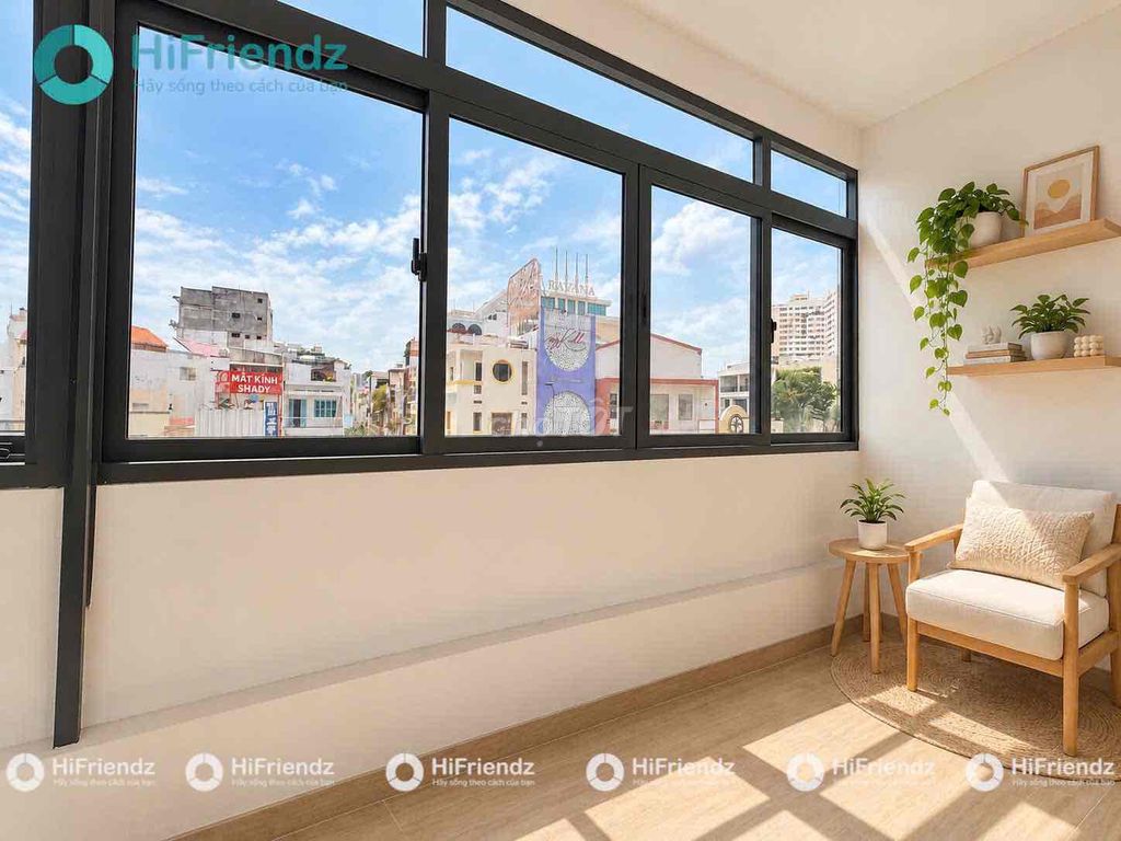 Opening the Bancol service apartment now Lê Văn Sỹ, its glorious ceiling.