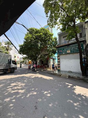 Rent out the Thống Nhất Front Originals
