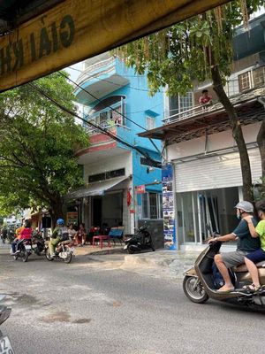 Rent out the Thống Nhất Front Originals