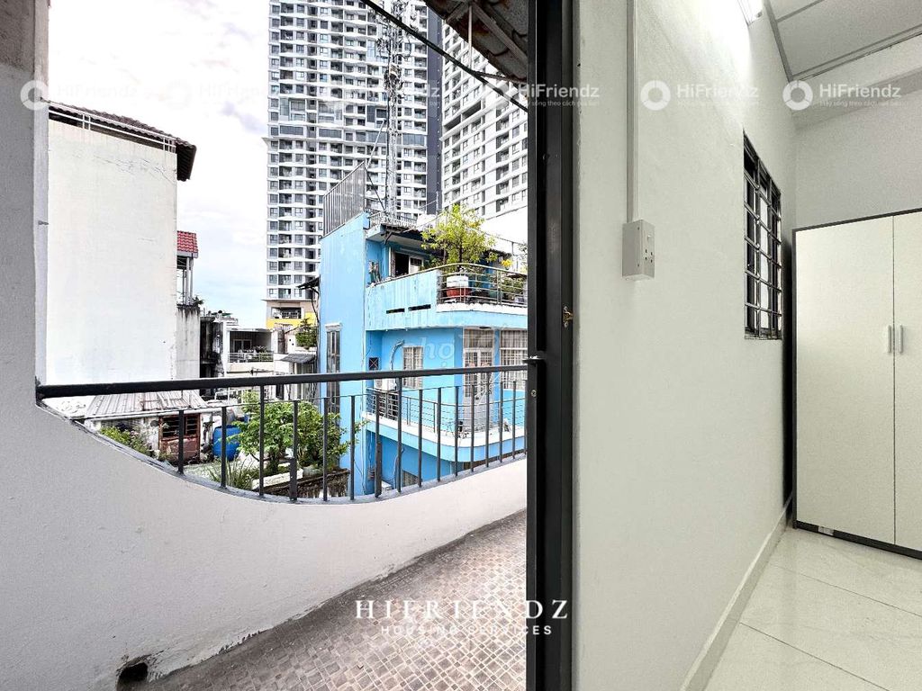 Newly built rooms at 3 4 friends are comfortable near Hồng Bàng University.