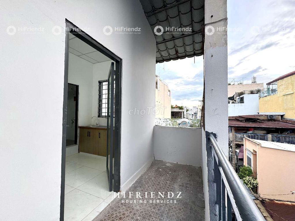 Newly built rooms at 3 4 friends are comfortable near Hồng Bàng University.
