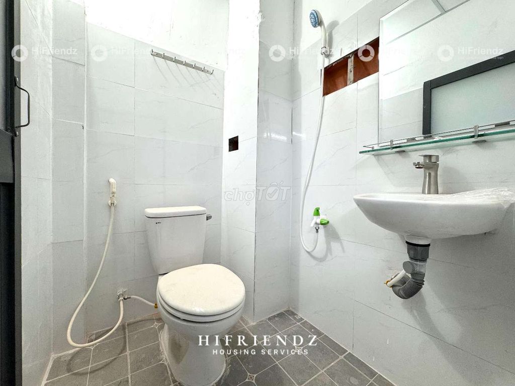 Newly built rooms at 3 4 friends are comfortable near Hồng Bàng University.