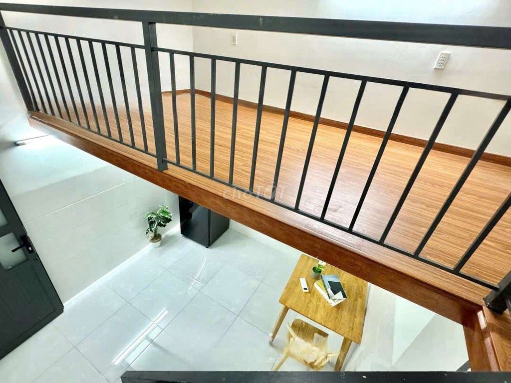Full interior, with guard, mid-Jerm