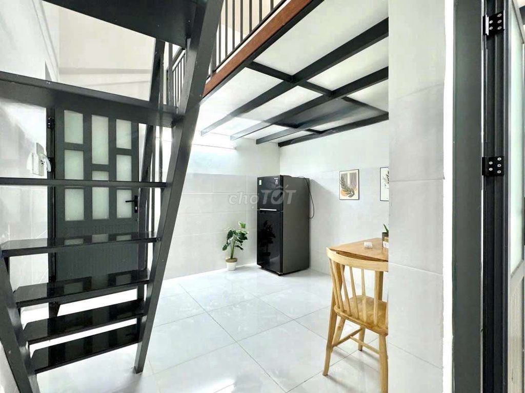 Full interior, with guard, mid-Jerm